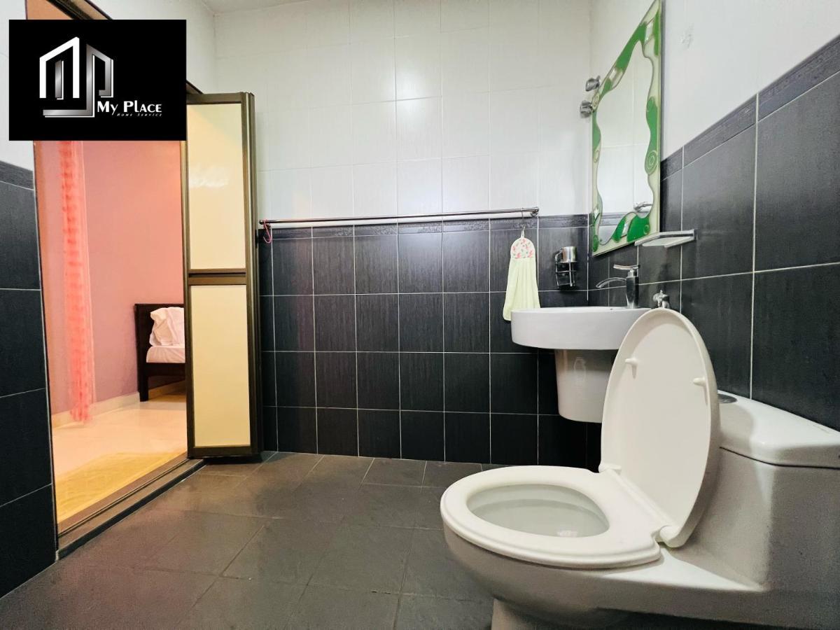 2 Storey 5Br 16Pax Semabok Taman Cheng Ho, 3 By Myplace Malacca Exterior foto